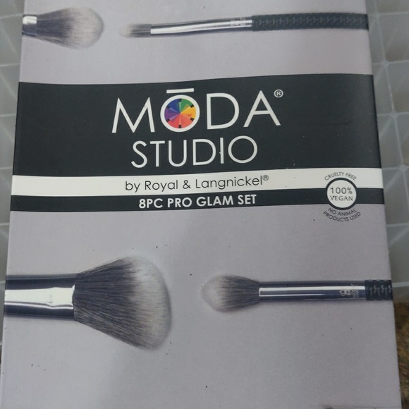 MODA STUDIO 8pc GlamPro brush set "NEW IN BOX* - Picture 1 of 2